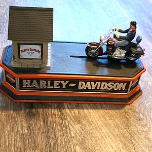 NWT Harley-Davidson vintage cast iron piggy bank